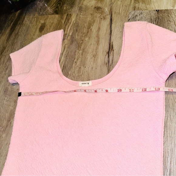 Baby pink scoop neckline top - Picture 7 of 11
